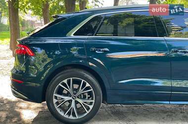 Внедорожник / Кроссовер Audi Q8 2021 в 