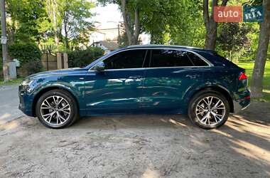Внедорожник / Кроссовер Audi Q8 2021 в 