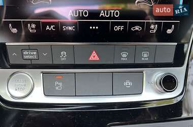 Внедорожник / Кроссовер Audi Q8 2020 в 