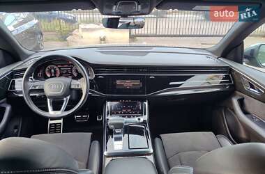 Внедорожник / Кроссовер Audi Q8 2018 в 