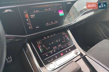 Внедорожник / Кроссовер Audi Q8 2018 в 