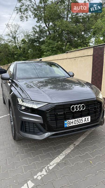Внедорожник / Кроссовер Audi Q8 2020 в 