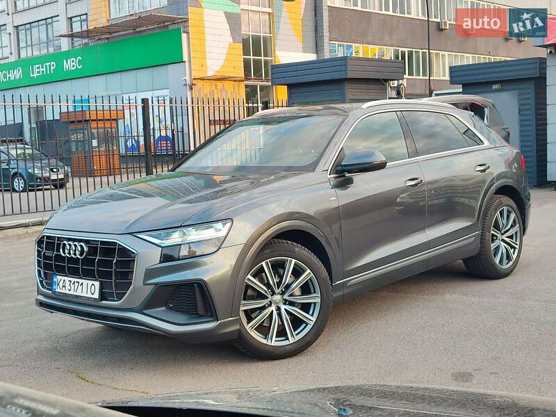Внедорожник / Кроссовер Audi Q8 2018 в 