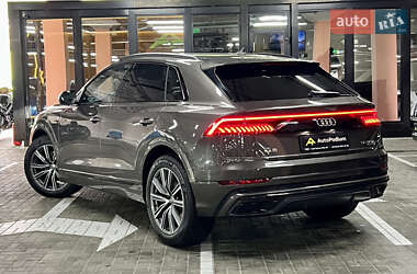 Внедорожник / Кроссовер Audi Q8 2019 в 