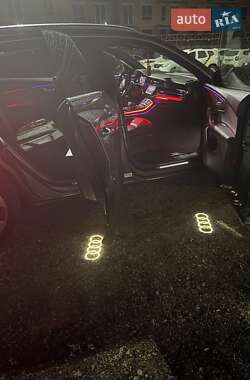 Позашляховик / Кросовер Audi Q8 2019 в 