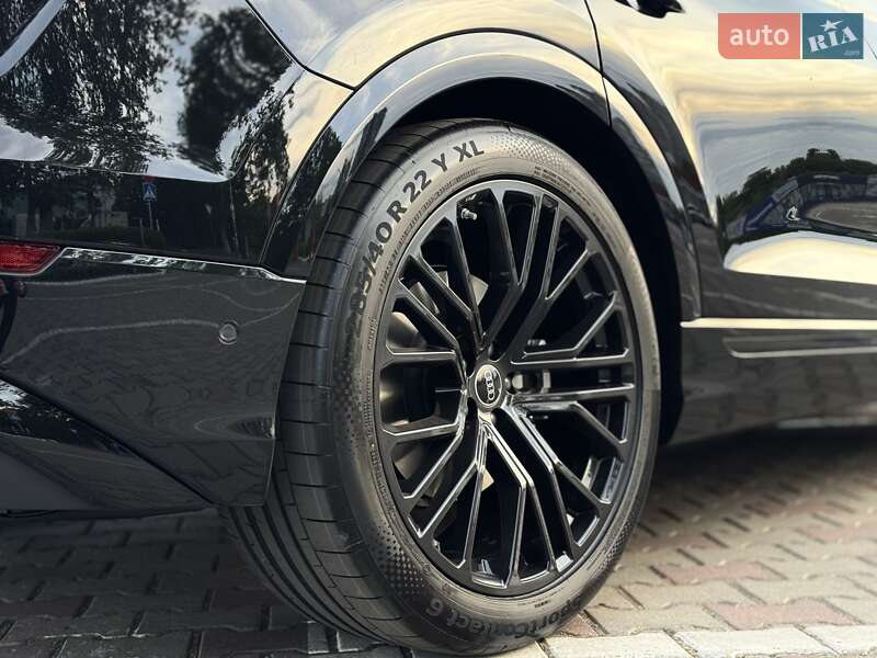 Внедорожник / Кроссовер Audi Q8 2025 в Одессе