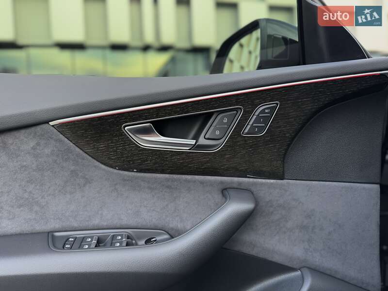 Внедорожник / Кроссовер Audi Q8 2025 в Одессе