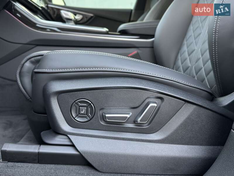 Внедорожник / Кроссовер Audi Q8 2025 в Одессе
