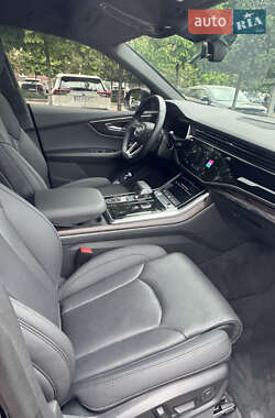 Внедорожник / Кроссовер Audi Q8 2019 в 