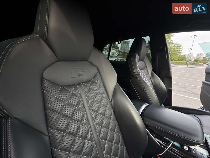 Позашляховик / Кросовер Audi Q8 2023 в Києві