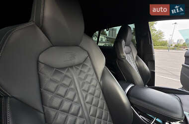 Внедорожник / Кроссовер Audi Q8 2023 в 