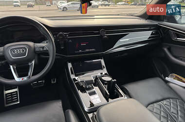 Внедорожник / Кроссовер Audi Q8 2023 в 