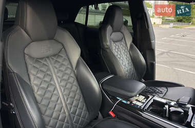 Внедорожник / Кроссовер Audi Q8 2023 в 