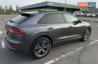 Внедорожник / Кроссовер Audi Q8 2023 в 
