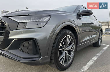 Внедорожник / Кроссовер Audi Q8 2023 в 