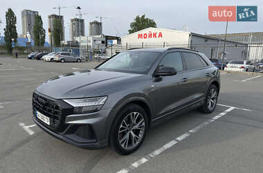 Внедорожник / Кроссовер Audi Q8 2023 в 