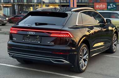 Внедорожник / Кроссовер Audi Q8 2021 в 