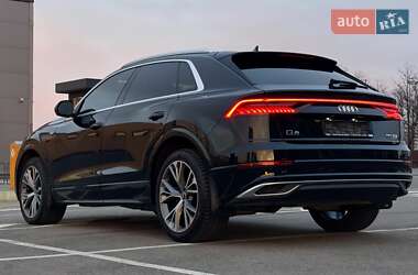 Внедорожник / Кроссовер Audi Q8 2021 в 
