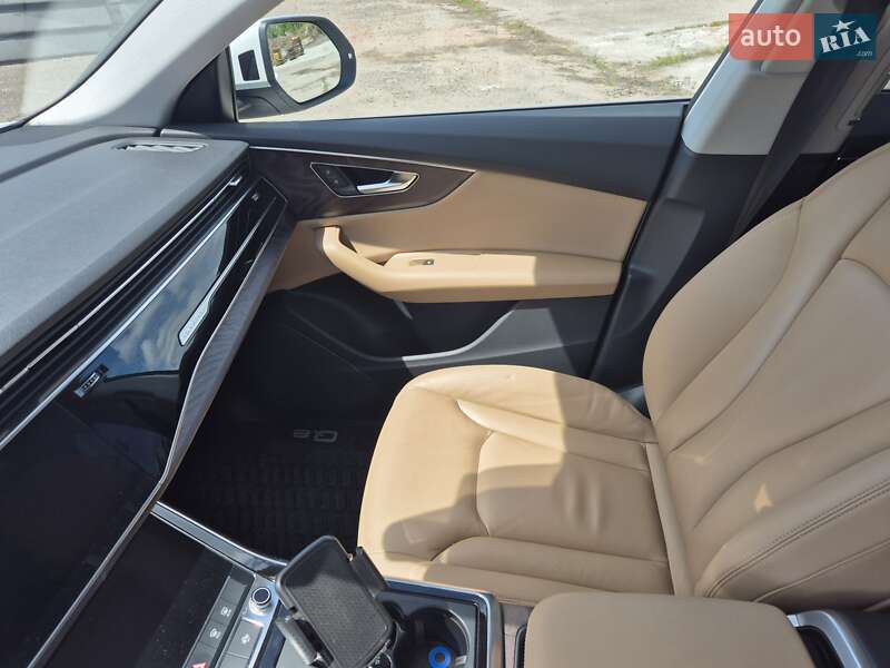 Внедорожник / Кроссовер Audi Q8 2019 в Львове