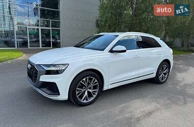 Внедорожник / Кроссовер Audi Q8 2021 в 