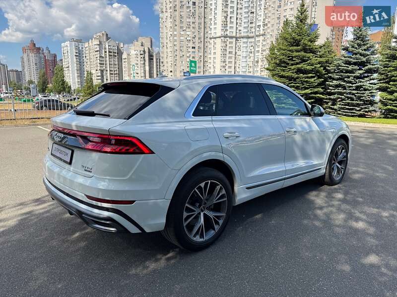 Позашляховик / Кросовер Audi Q8 2021 в Києві