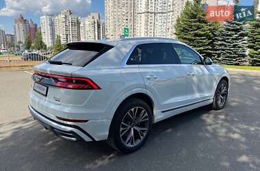 Внедорожник / Кроссовер Audi Q8 2021 в 