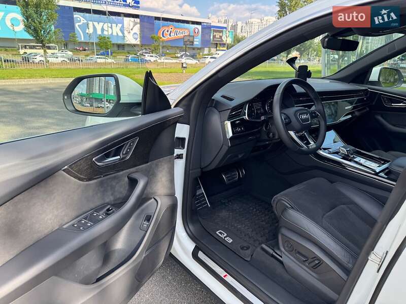 Позашляховик / Кросовер Audi Q8 2021 в Києві