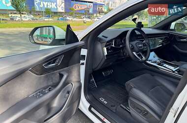 Внедорожник / Кроссовер Audi Q8 2021 в 