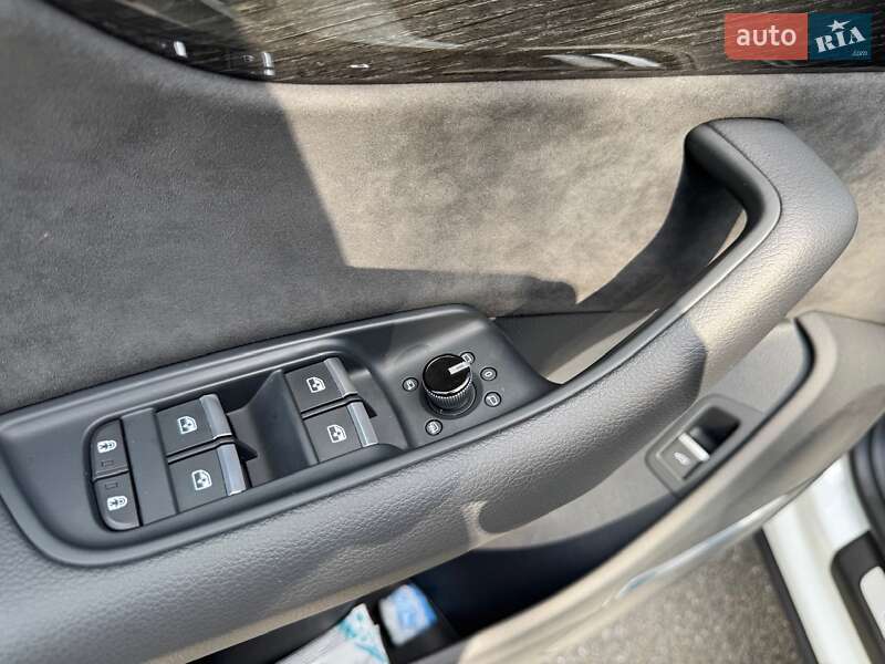 Позашляховик / Кросовер Audi Q8 2021 в Києві
