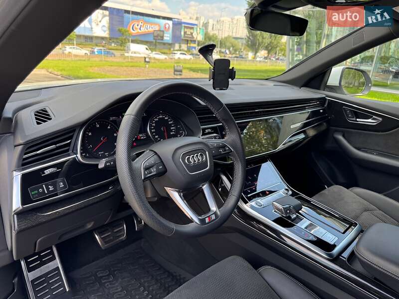 Позашляховик / Кросовер Audi Q8 2021 в Києві