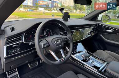 Внедорожник / Кроссовер Audi Q8 2021 в 