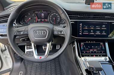 Внедорожник / Кроссовер Audi Q8 2021 в 