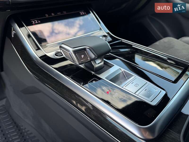 Позашляховик / Кросовер Audi Q8 2021 в Києві