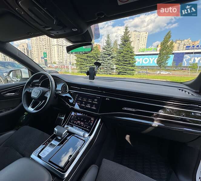 Позашляховик / Кросовер Audi Q8 2021 в Києві