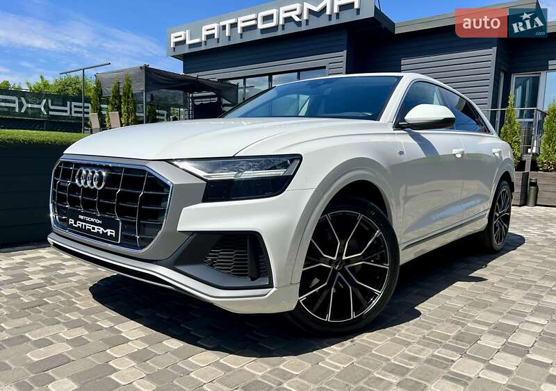Позашляховик / Кросовер Audi Q8 2018 в 