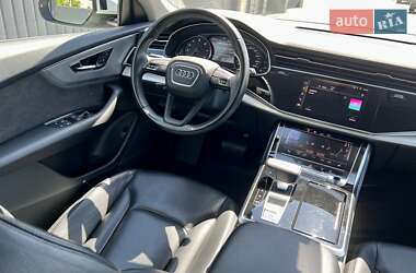 Позашляховик / Кросовер Audi Q8 2018 в 