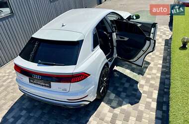 Позашляховик / Кросовер Audi Q8 2018 в 