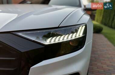 Внедорожник / Кроссовер Audi Q8 2018 в 