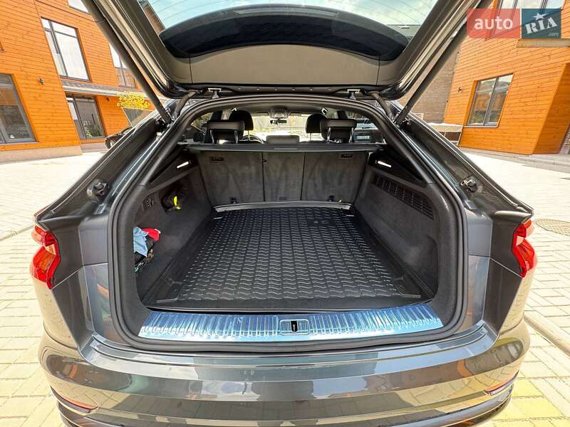 Внедорожник / Кроссовер Audi Q8 2021 в Днепре