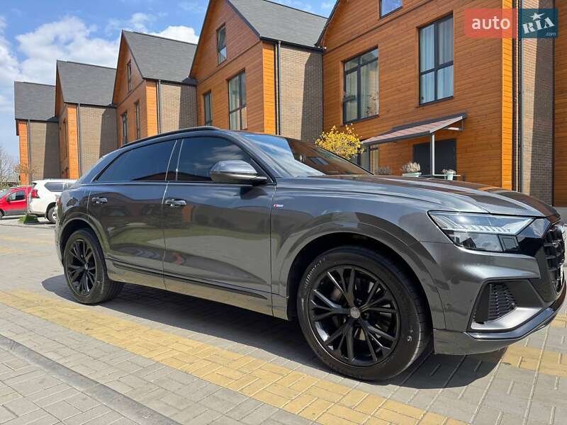 Внедорожник / Кроссовер Audi Q8 2021 в Днепре