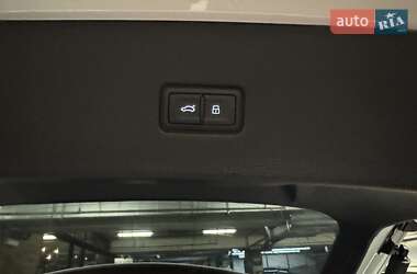 Внедорожник / Кроссовер Audi Q8 2024 в 