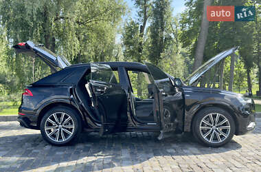 Внедорожник / Кроссовер Audi Q8 2021 в 