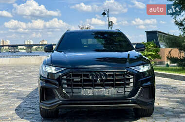 Внедорожник / Кроссовер Audi Q8 2021 в 