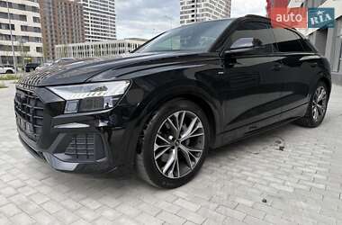 Внедорожник / Кроссовер Audi Q8 2022 в 