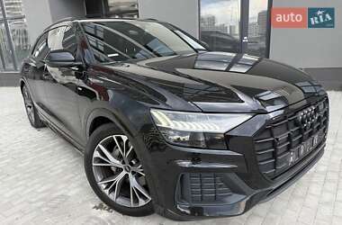 Внедорожник / Кроссовер Audi Q8 2022 в 