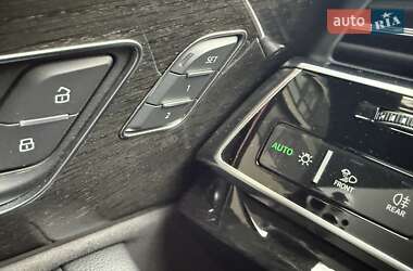 Внедорожник / Кроссовер Audi Q8 2022 в 