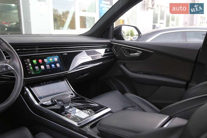 Внедорожник / Кроссовер Audi Q8 2018 в Киеве