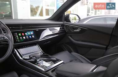 Внедорожник / Кроссовер Audi Q8 2018 в 
