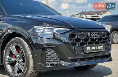 Позашляховик / Кросовер Audi Q8 2024 в 