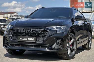 Позашляховик / Кросовер Audi Q8 2024 в 